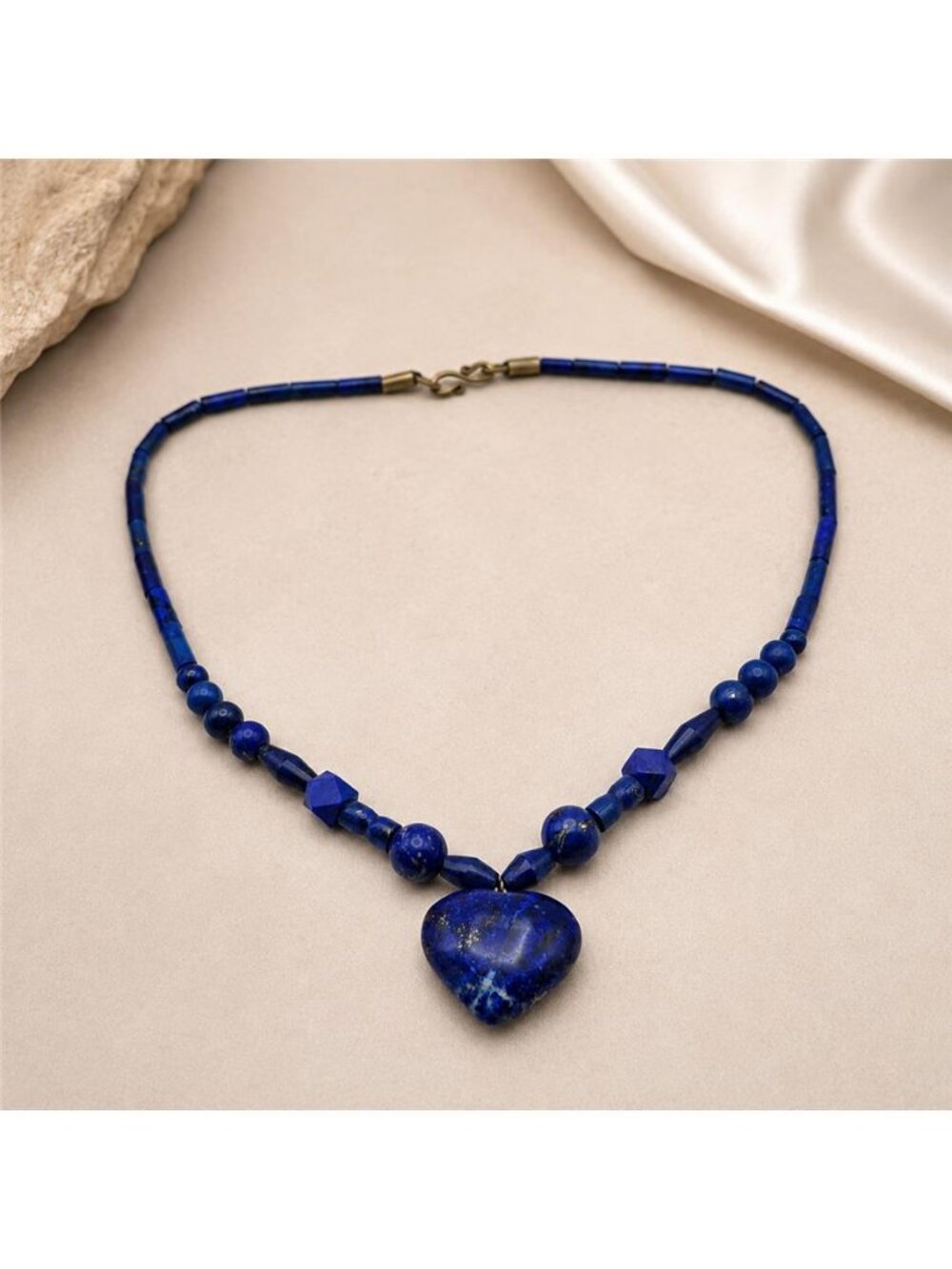 Lapis Lazuli Heart Pendant Beaded Necklace 18 In Brass Hook Graduated Vintage